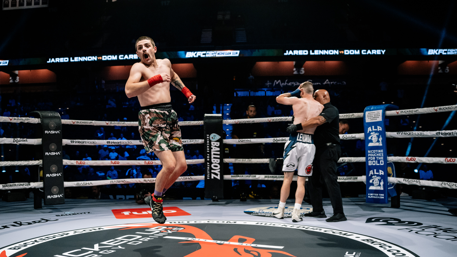 The New York fighter racked up his 2nd straight 1st-RD finish at the iconic venue